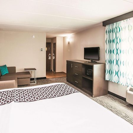 La Quinta By Wyndham Sturbridge Hotel Екстериор снимка