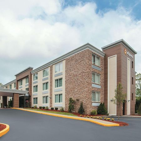 La Quinta By Wyndham Sturbridge Hotel Екстериор снимка