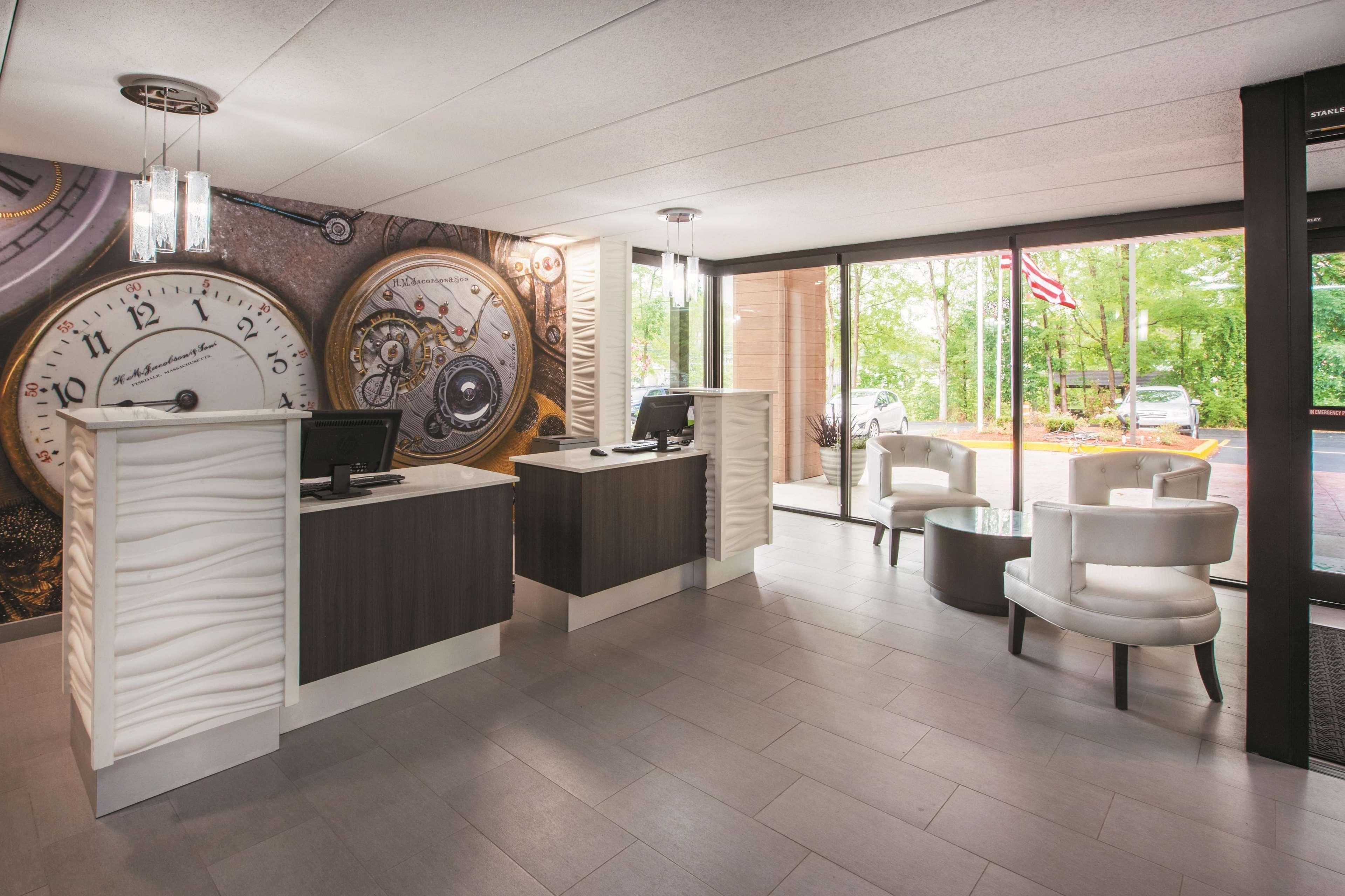 La Quinta By Wyndham Sturbridge Hotel Екстериор снимка